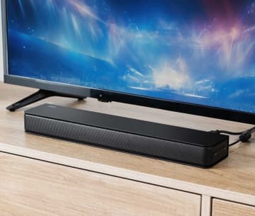 高さ4cm、マイク内蔵でスピーカーフォンにもなるサウンドバー「400-SP121」、サンワサプライが発売