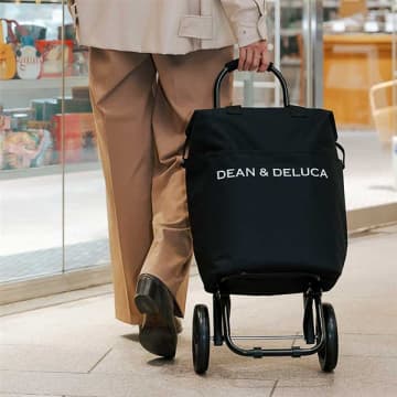 DEAN & DELUCA、肩掛けでもキャリーでも使える保冷・保温エコバッグ、本日発売