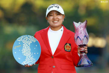 米ツアー勢を退けてつかんだ国内メジャー3勝目　鈴木愛が手にした大きな自信 「35歳までに永久シードを取りたい」