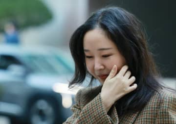 “ADOR元代表”ミン・ヒジン、政治に関しても職員たちに強要か…新たな疑惑浮上