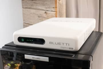 BLUETTI、冷蔵庫の上に置けるポータブル電源「FridgePower」
