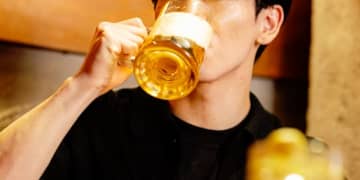 “出張中の飲み会”後に死亡→労基は「労災不支給」決定…遺族が提訴した結果、裁判所の判断は？