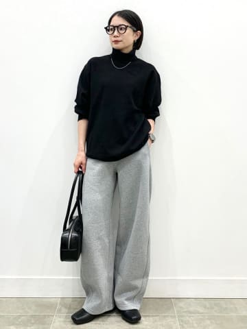 冬の“モノトーン”が可愛い！【GU】40・50代が真似したい「お手本コーデ」