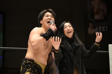 【DDT】EXTREME王者To-yが母親のアシストで髙木三四郎を破り王座V5！「僕のギャンブル中毒が勝つか、稼ぎが勝つか勝負」