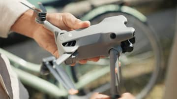 1インチCMOSセンサー搭載！ 画質も飛行性能もパワーアップしたミニドローン「DJI Mini 5 Pro」