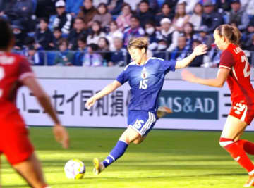 上田綺世かよ！なでしこジャパンFWの“弾丸パワーシュート”にネット騒然「男性並み」「さすが別格やな」スタジアムもどよめき