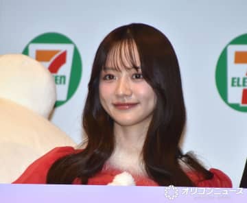 森香澄、ちいかわとわちゃわちゃで笑顔　質感を絶賛「意外と柔らかい」