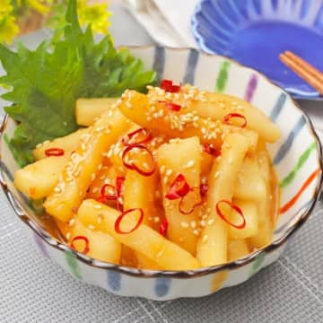 「うんめぇぇぇえ〜〜〜！」【大根のコレ、今年10回は作ったわ！】「ご飯、何杯でもいける」簡単＆パクパク止まらないピリ辛みそ漬け