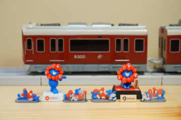 世界最小のミャクミャク像フィギュアでおうち万博を楽しんでみた。こみゃく・看板まで1/150スケールで忠実に再現