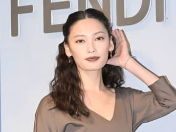 人気女優、突然のビジュ激変が衝撃的「こんなに短く切ったことないけれど」