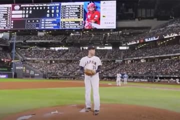 49歳でも…「現役のままで笑う」　韓国戦で発見された「世界一」の投球フォームに感激「美しい」