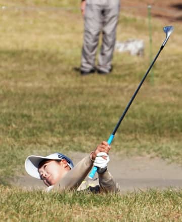 穴井詩首位、1打差で鈴木と岩井明愛…リコーカップ2日目