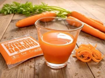 ペットと一緒に乾杯！『無添加にんじんジュース』が激うまっ！