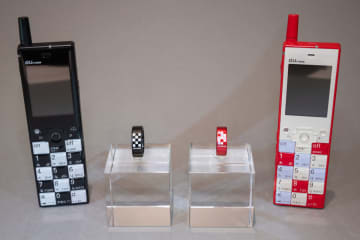 INFOBARデザインのスマートリング発売