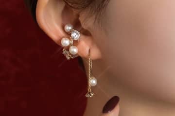 イー・エム”淡水パール”やストーン輝くピアス＆イヤーカフが限定ゴールドカラーに