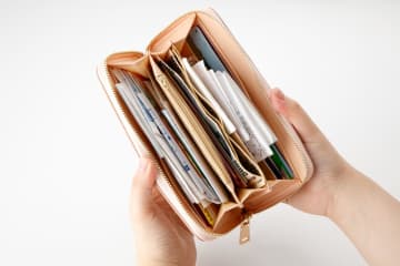 財布が汚い人の特徴７つ　風水で見る『絶対にキレイにすべき理由』とは