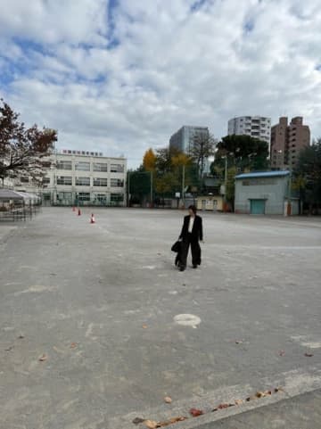 渡辺満里奈、母校の100周年式典で祝辞「懐かしさが込み上げました」