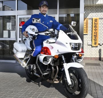 元中日祖父江さん一日白バイ大使　名古屋の母校で安全運転呼びかけ