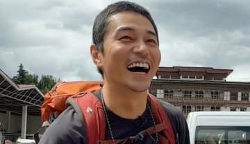 「子育てで大変だから…」東出昌大との再会にひろゆき感激「熱いハグ」に視聴者も興奮