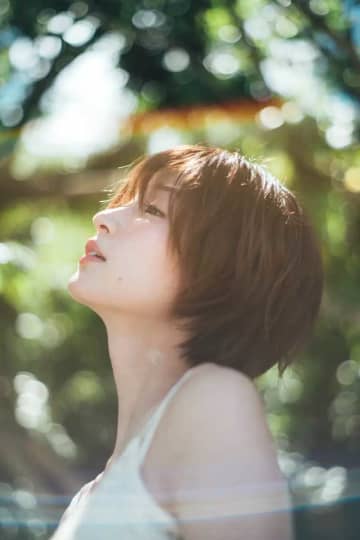 岡崎紗絵、2026年カレンダーブックを発売　20代ラスト写真集の未公開カットで構成