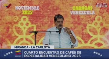 ベネズエラ大統領が公の場に、国外逃亡の臆測打ち消す　米との緊張高まる中