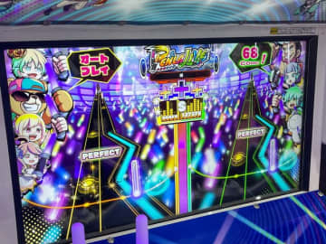 ライブのように“ペンラ”を振れ振れ！『PENLALIVE』は新感覚なペンライトリズムゲーム【アミューズメント エキスポ】