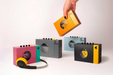 “レトロ×今っぽ” の新境地――Bluetooth対応カセットプレーヤー「WE-001」登場