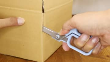 EC民の最強アイテム現る。ダンボールをギコギコできる多機能バサミをレビュー！