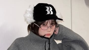 本田翼 ミニ丈ボトム×ハイソックスの美脚際立つ私服コーデ披露！もこもこフリースを合わせた冬らしい装いに「天使だ」「スタイル綺麗」