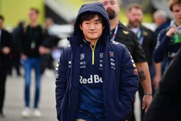 F1角田裕毅が“消えた”集合写真に海外疑問「ユウキはどこ」「いないぞ」　レッドブルが公開