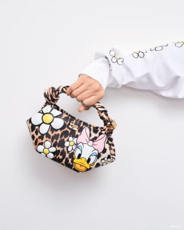 GANNI（ガニー）がディズニーと初コラボ！思わずほしくなる「良デザインバッグ」に注目～♪