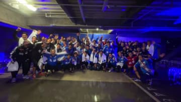 「みんなに感謝したい」長期離脱中の名倉選手も V・ファーレン長崎 歓喜のシャンパンファイト 地元では「ちゃんぽん」無料提供で祝福 J1昇格は“みんなで街を作り上げるきかっけ”