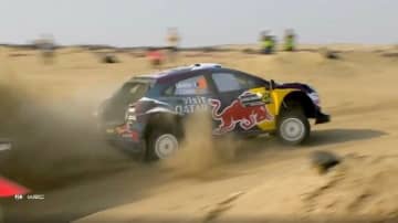“砂漠の王者”、世界ラリーでリアハッチ外れるも“砂まみれで”激走！ 信じ難い光景に「軽量化レベル100」SNSでイジられる