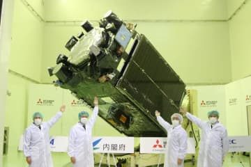 三菱電機が準天頂衛星システム「みちびき」7号機を公開　2026年2月打ち上げ予定