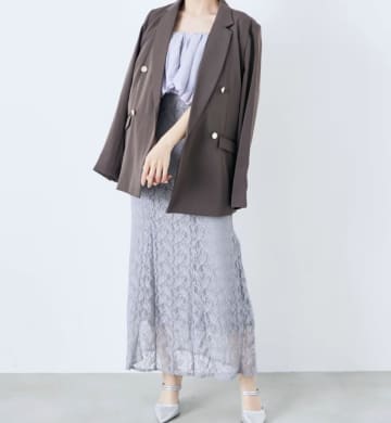 【2025冬オフィスコーデ】「暖かさ」と「美脚」は両立できる。機能派パンツ×最旬レイヤードで作る、大人の洗練スタイル3選