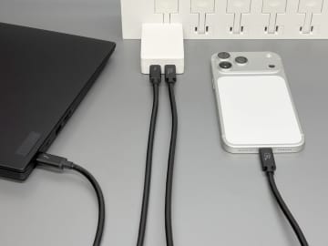 [本日の一品]ノートパソコンの充電に便利、スリムタイプで持ち歩きに便利な2ポートのUSB PD充電器「ET-24AC17」