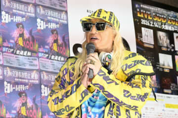 ＤＪ ＫＯＯ　人間反射板スタイルで大阪府警の交通安全イベントに出席「光ると言えばＤＪ ＫＯＯかな」