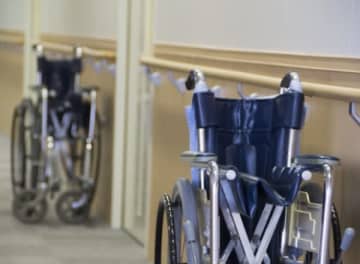 介護との両立で講習動画を配信　経産省