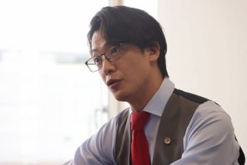 『ESCAPE』現役弁護士芸人・こたけ正義感がなんと弁護士役で演技初挑戦！