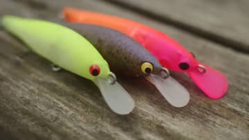 「イロモノ」スイッチオン！“韋駄天ダート”で捕食本能を刺激。使い手を選ばないトラウト用ダートミノーがシマノから登場。