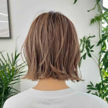 白髪染め → ちょっと待ったーー！【40・50代】こなれ & 楽ちんが叶う♡「ハイライトヘア」