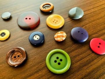 めんどうな掛け布団カバーの交換は「ボタン」があれば超簡単！余ってたらやってみて♪