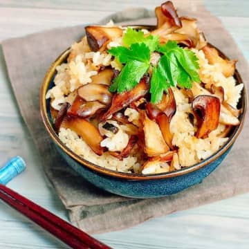 【もう普通に炊けない…！】炊く前に1個入れるだけで一気にご飯極上に！おかわり止まらん神技