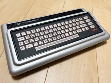 フニフニと押せる愛嬌あるキーボードが特徴、コモドール「MAX MACHINE」