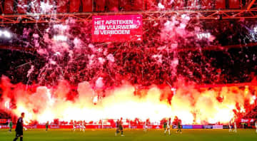 『生涯最期の願いが叶う』日本代表選手所属のオランダ強豪チームが神対応…重病で末期症状の84歳サポーターに観戦許可