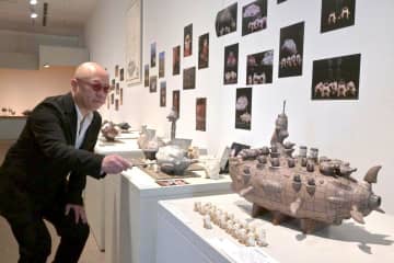 神獣や乗り物110点　陶立体作家・田崎さん作品展　茨城・笠間