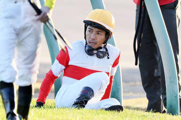 競馬ファンに届いた続報「ほんとによかった」　落馬した名手の報告に安堵「さすが鉄人」