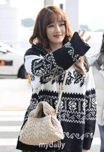 i-dle ミンニ「2025 MAMA」で足首を負傷⋯SNSでファンに報告“心配しないで”