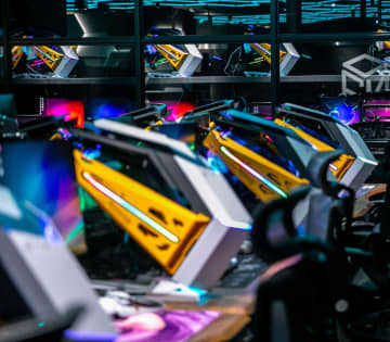 eスポーツ特化型アリーナが本格レンタルスタジオを開始！12月17日に企業交流会も開催「eスポーツステーションNOABOX町田」