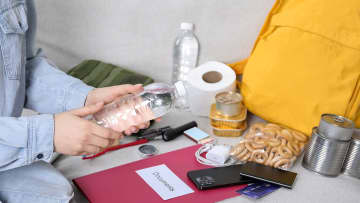 防災グッズの6割が“気づかぬ間にゴミ化”　放置モバイルバッテリー膨張が最多トラブル